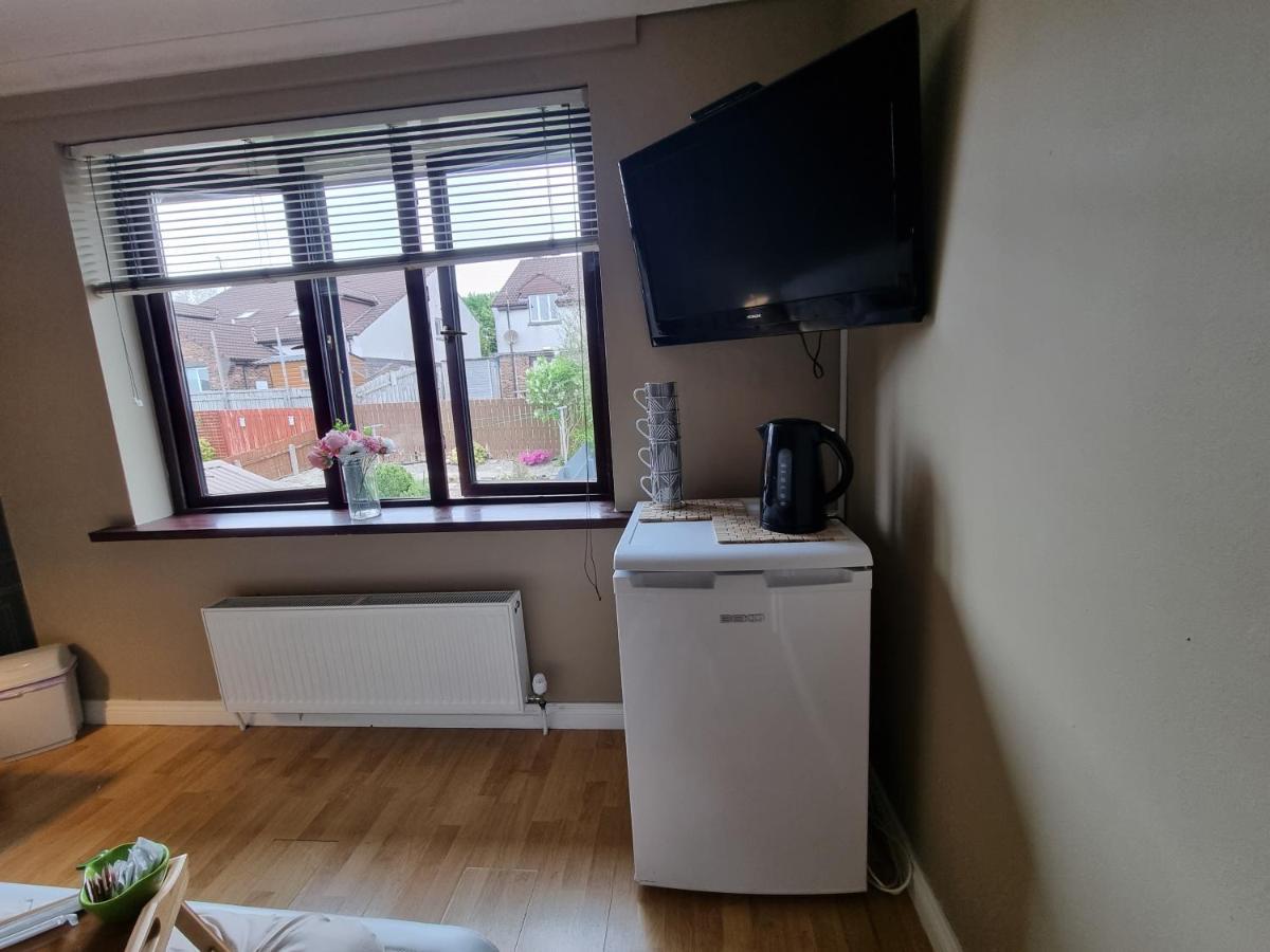 Private Room City Skyline And Mountain Views Close Too Belfast Centre And Airports Free Parking Exterior foto